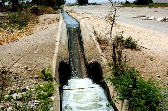 Drop in an irrigation canal, Arequipa, Peru.