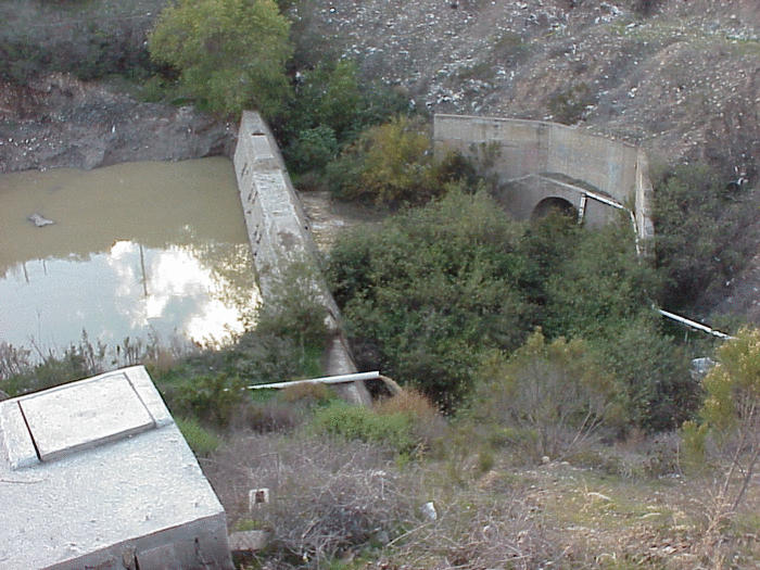 Discharge of treated sewage at the sediment retention basin in Tijuana (2002)