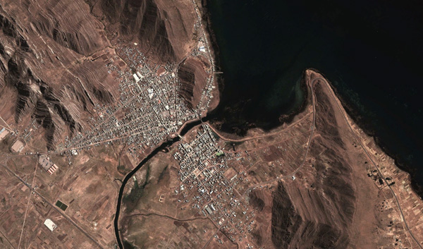 Outlet of Lake Titicaca into Desaguadero river, Puno, Peru.