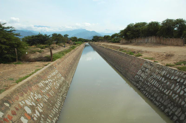 Tinajones feeder canal, Lambayeque, Peru