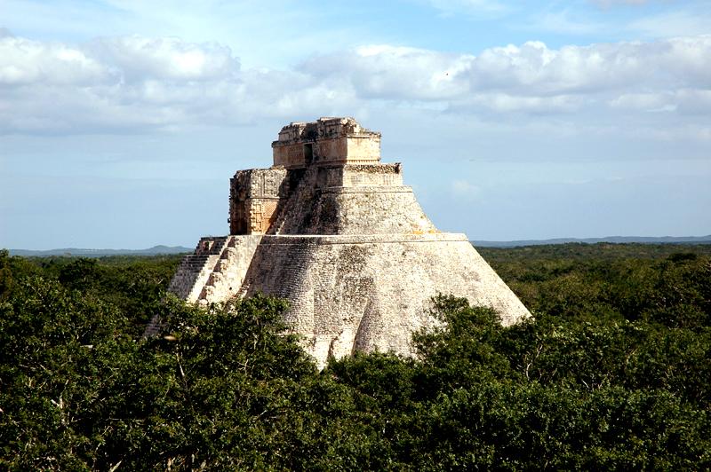  The pyramid of Uxmal, Mexico (2006). 