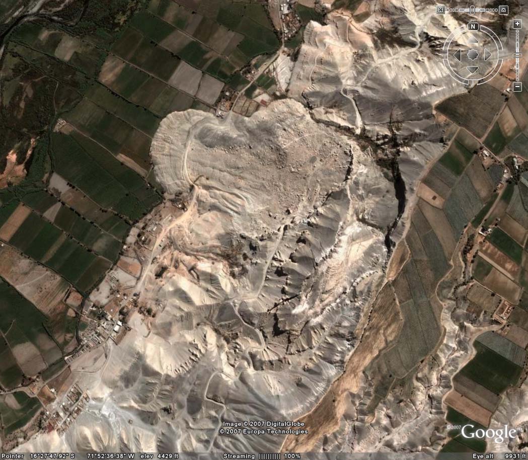 Aerial view of entire Pie de Cuesta failure, with La Joya fields on bottom right