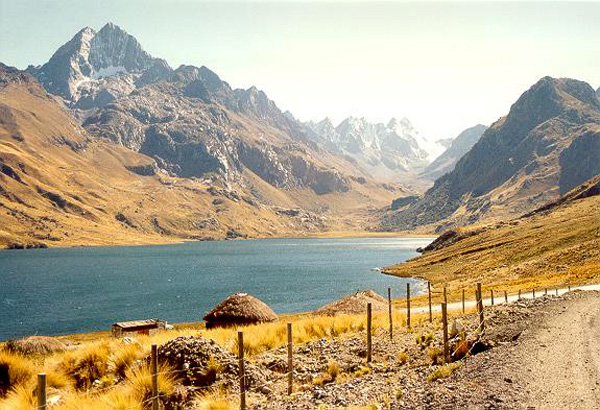 Lake Querococha, White Range, Peru
